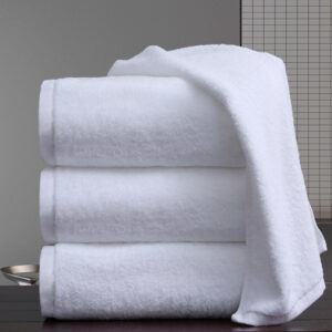 white hotel towels
